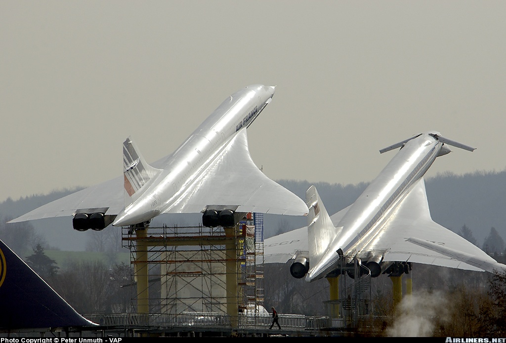 Click image for larger version

Name:	tu144concorde.jpg
Views:	1
Size:	184.5 KB
ID:	15922045