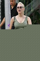 Click image for larger version

Name:	scarlett-johansson-nose-ring-candid-02.jpg
Views:	147
Size:	88.0 KB
ID:	15867300