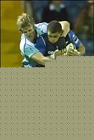 Click image for larger version

Name:	jonny_hylton_tackles_jason_robinson_301x450.jpg
Views:	213
Size:	34.1 KB
ID:	15972391